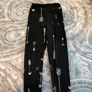 Kids Lularoe Black leggings with arrows